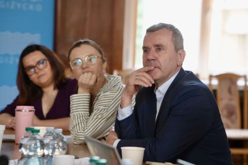 przedstawicieli Ministerstwa Klimatu i Środowiska